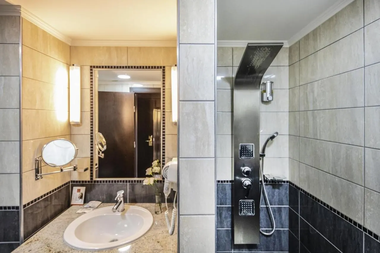 Erdospuszta Club Hotel Fenyves Debrecen Macaristan