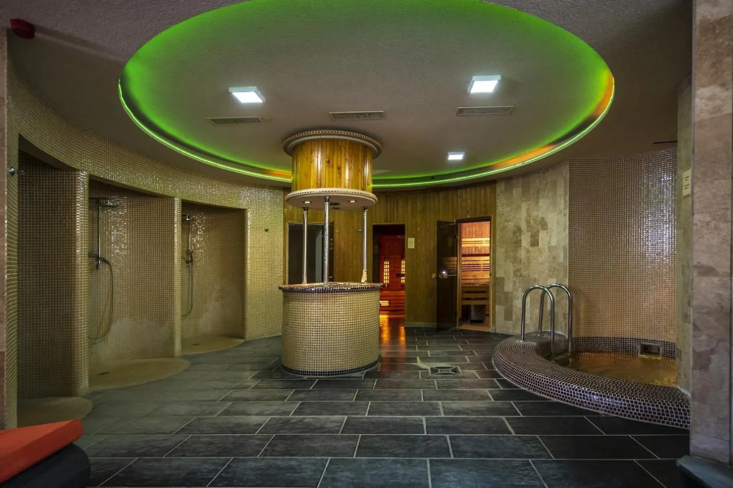 Erdospuszta Club Hotel Fenyves Debrecen Macaristan