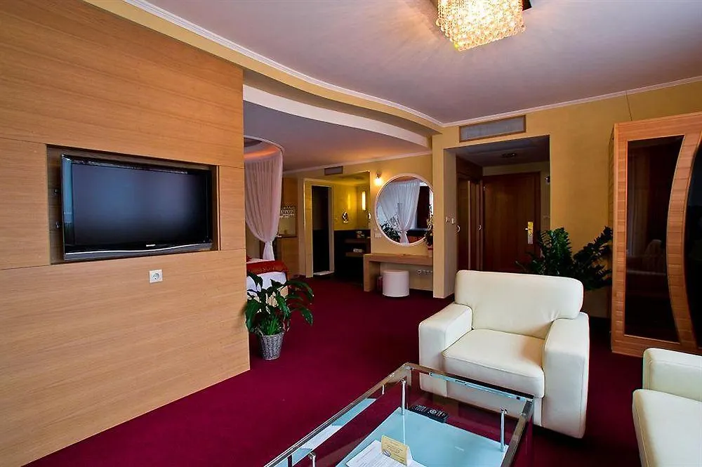 Erdospuszta Club Hotel Fenyves Debrecen